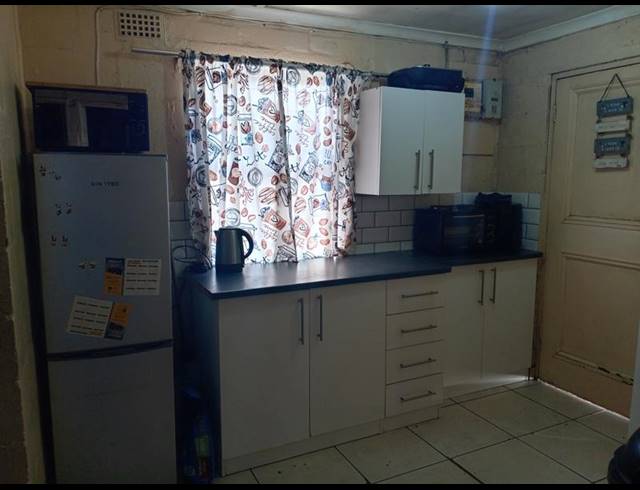 2 BEDROOM HOUSE FOR SALE IN KEWTOWN